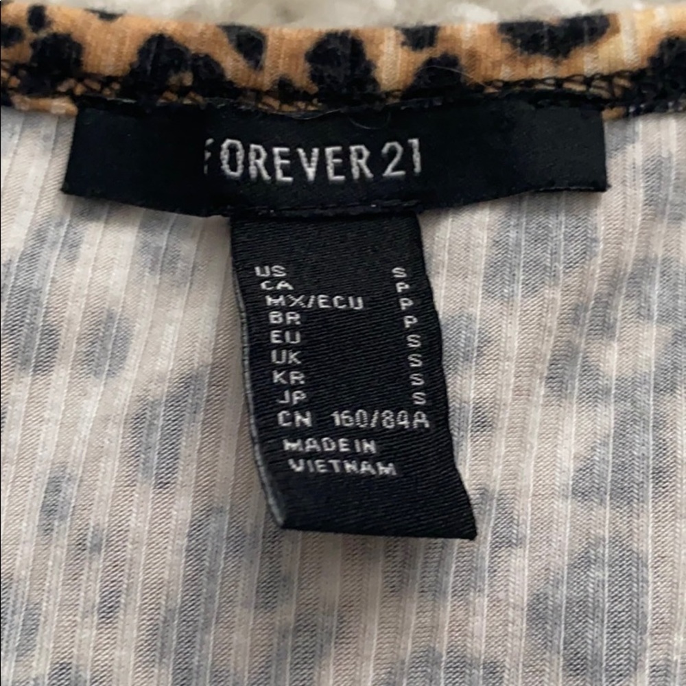 Cheetah Print Long Sleeve - Picture 2 of 4